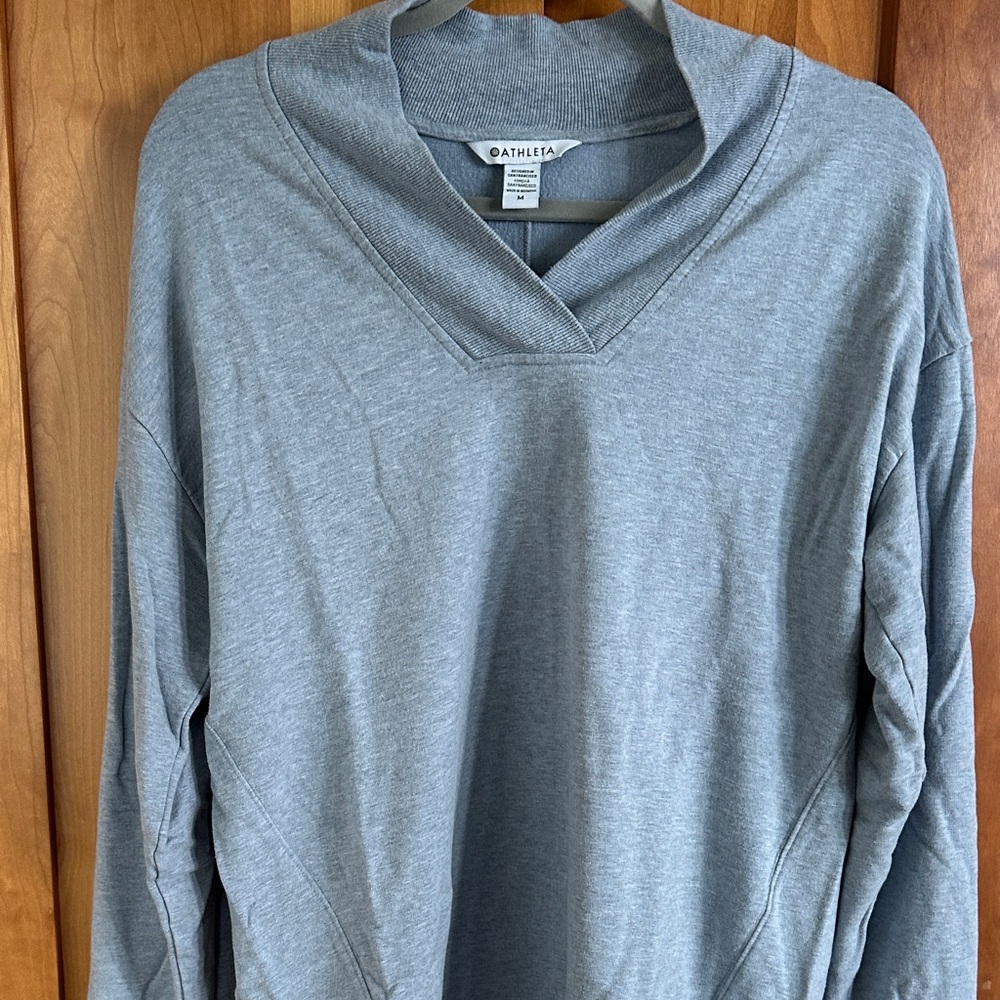 Athleta women’s blue/Gray Sweater super soft & cozy - LIKE NEW